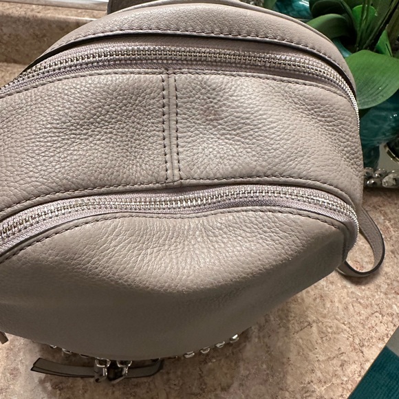 Michaela Kors Rhea Medium Backpack -pearl grey - Picture 6 of 6